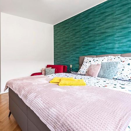 Popular Location / Street View / 4 Ppl / Netflix Apartment Prague Exterior photo