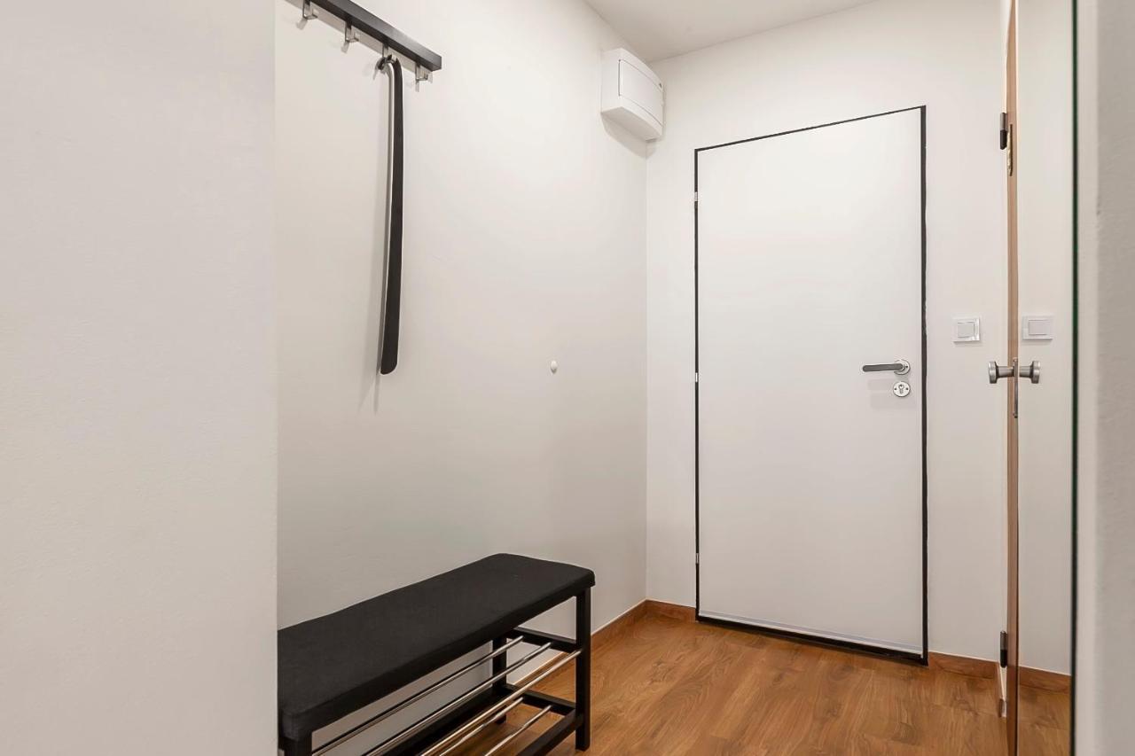 Popular Location / Street View / 4 Ppl / Netflix Apartment Prague Exterior photo