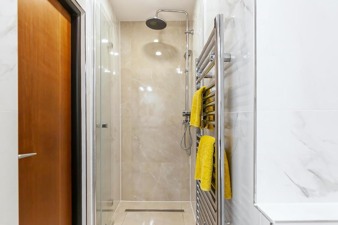 Popular Location / Street View / 4 Ppl / Netflix Apartment Prague Exterior photo